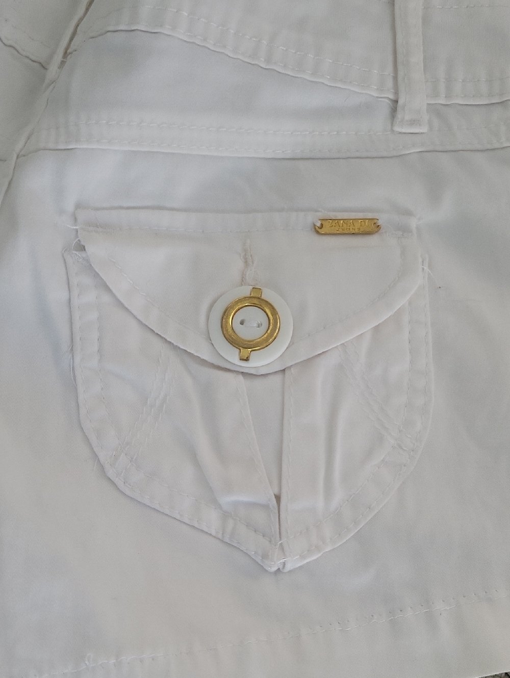 Zanadi White  Sailor Short with Gold Buttons Size 0 - Picture 4 of 10